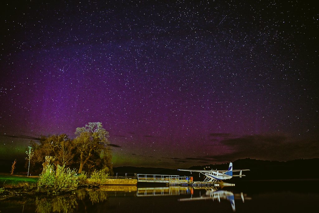 @StormHour Aurora earlier today at the seaplane on Loch Lomond Saturday 27th April 01.00am