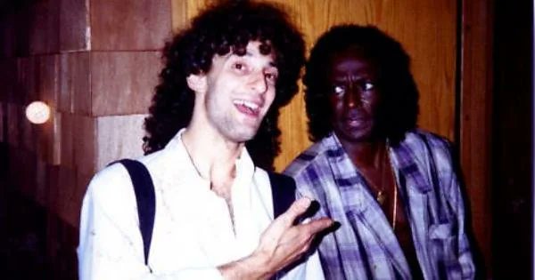 Early in his career, Kenny G was a decent funk musician in the Seattle music scene. He should've stuck with that genre. Sure, he'd be much more obscure and poorer, but at least he wouldn't have become a figure of global ridicule.