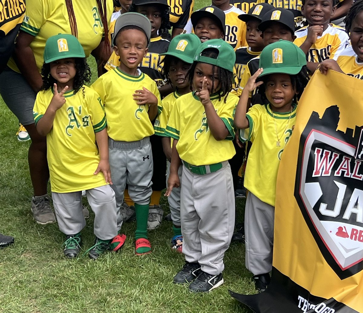 Kids love uniforms. If you played youth league, you remember when your uni was issued, racing home, trying it on. Man, the pride on these faces. Wearing unis they otherwise couldn’t. Corny maybe, but THAT gives me joy. Thanks to all who donate. @WalkOffJax