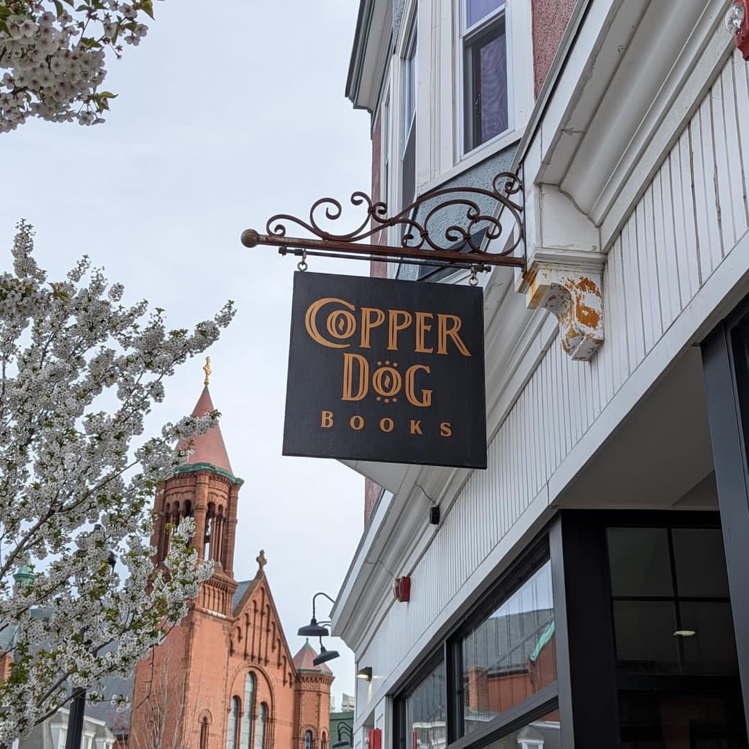 Happy Independent Bookstore Day to Spooktastic’s official bookseller & the best in New England! 🖤 @copperdogbooks