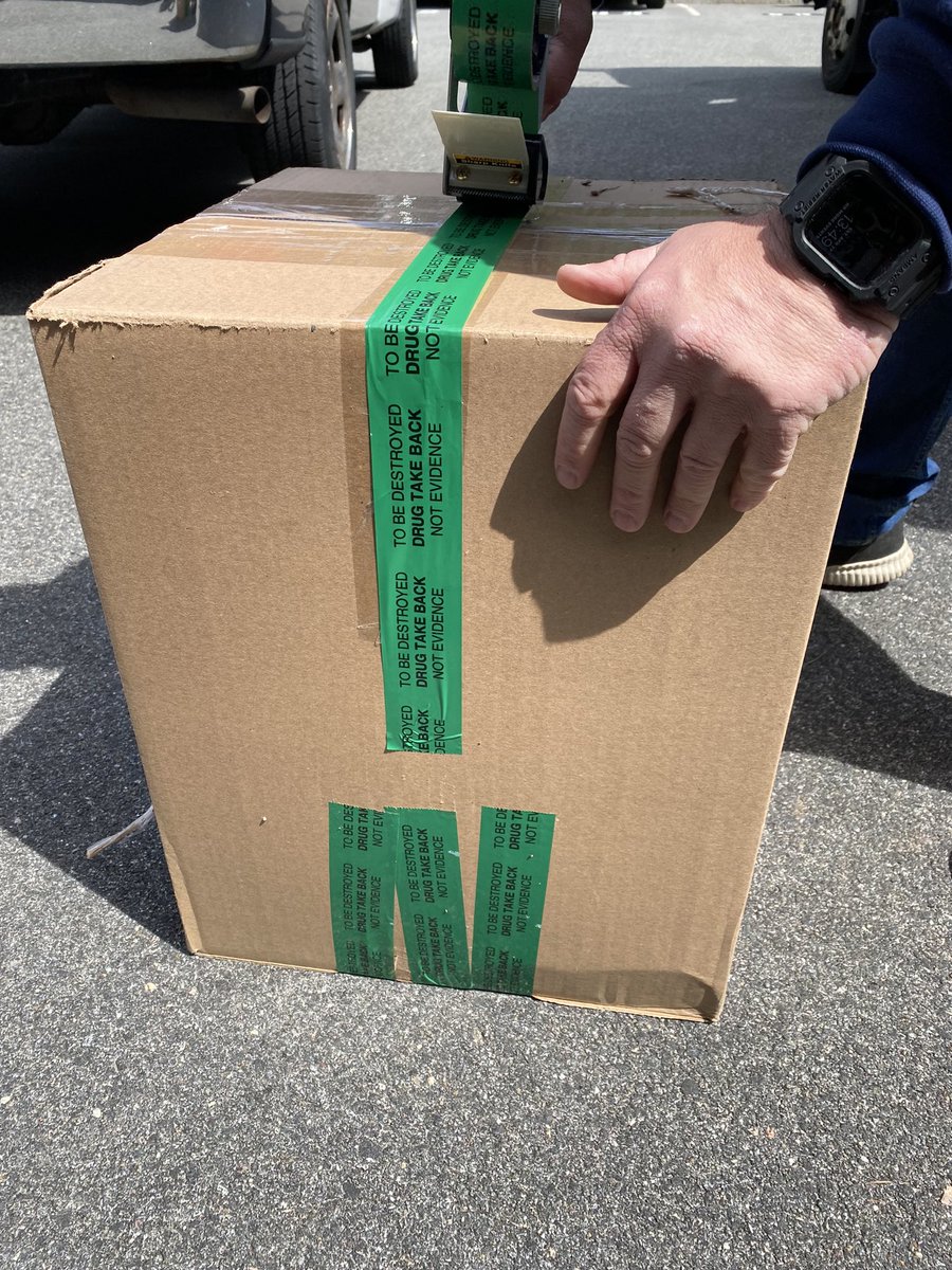 DEANEWENGLAND's tweet photo. We love to see this! Boxes of unwanted  prescription medications all packed up and on their way to be disposed of safely! Nice work by everyone in Danvers, Massachusetts! #OpEngage #DrugTakeBack https://t.co/REuCGeFQgj