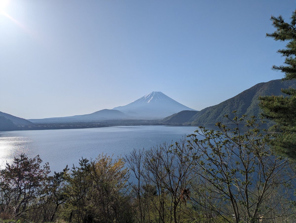 今年初ツーリングは富士五大湖巡り。浩庵キャンプ場からスタート。 #本栖湖 #ゆるキャン #聖地巡礼