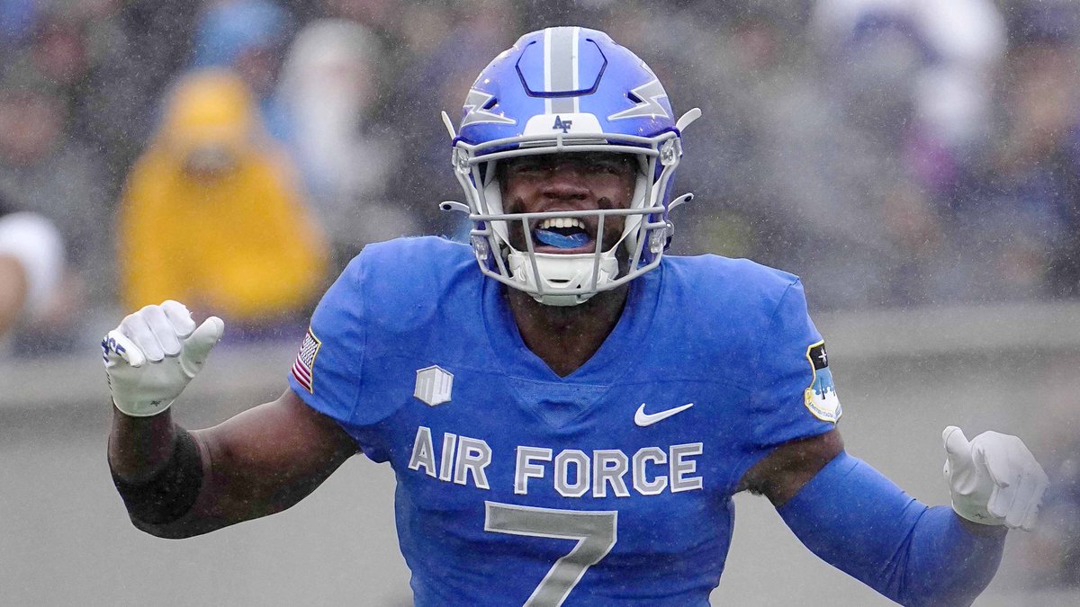 #Raiders select Air Force safety Trey Taylor in Round 7. Cousin of HOF safety Ed Reed, 3-year starter, winner of Jim Thorpe Award for nation's top DB. Scouting report per NFL: 'Productive down safety with good size and the type of character teams will want in the locker room.'