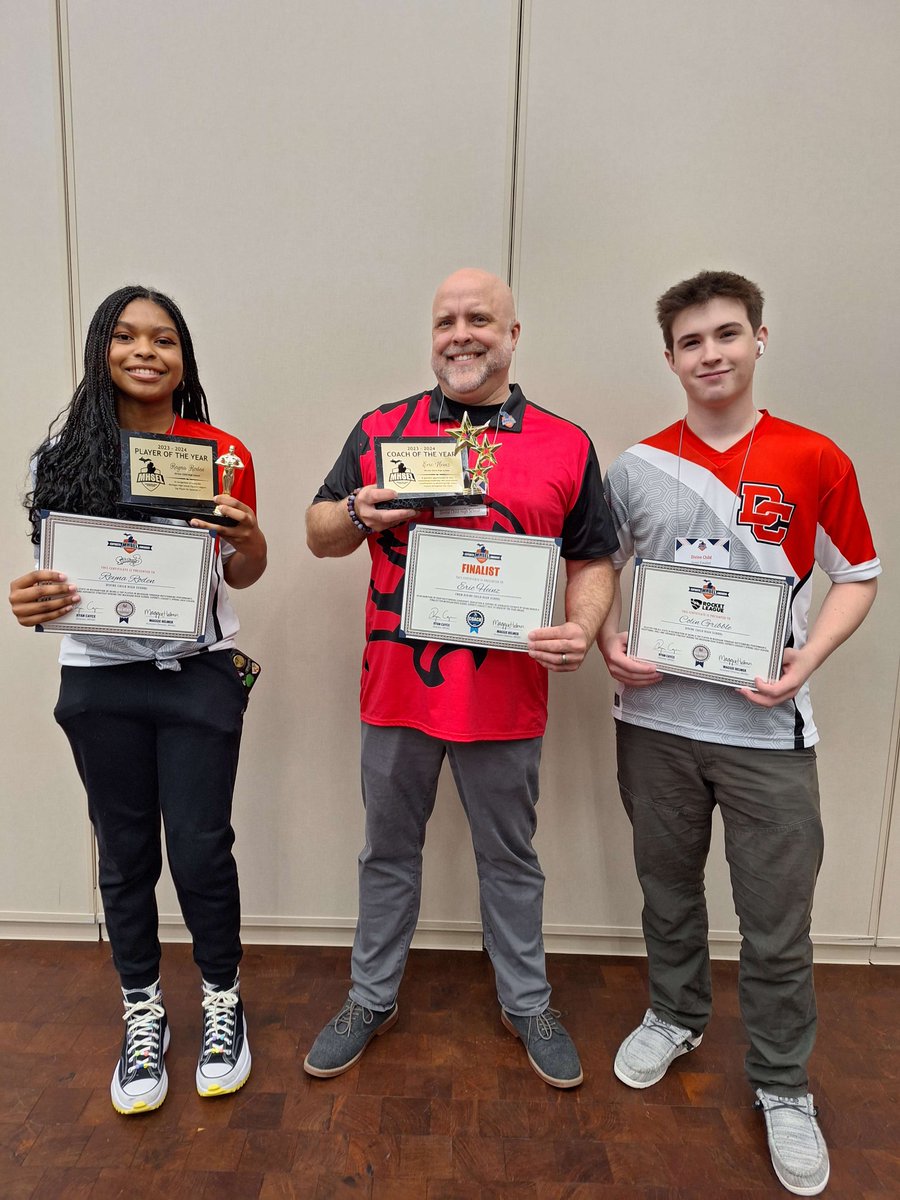 CONGRATULATIONS!!!!!!
Coach Heinz, Reyna Roden, Colin Gribble 
On their achievements this season!!!
Big Thanks to @MASSP_esports for these opportunities!
#eSports