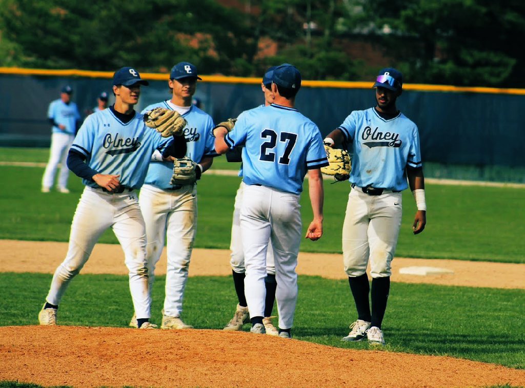 ⚾️Blue knights win 2 today to take the series from John a Logan 

Game 2: 9-5 

Game 3: 3-2