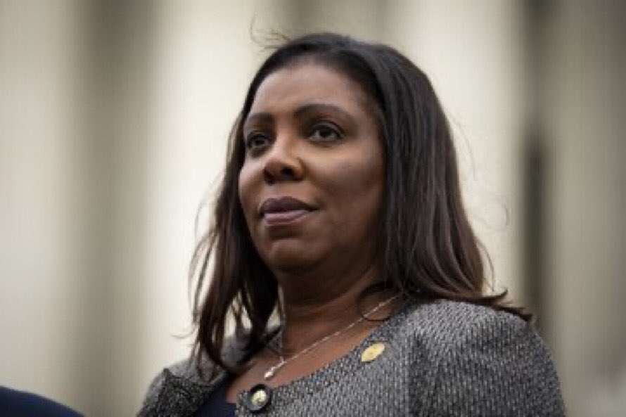 #Breaking: A lawyer who disrespects a road traffic officer in New York has been placed under investigation by a top attorney, General Letitia James 

#NYC #LegalInvestigation #AttorneyGeneral #LawEnforcement #RespectAuthorities