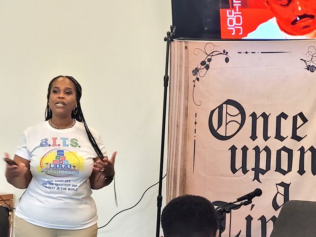 RedbirdDPD's tweet image. #NationalVolunteerWeek Always wonderful to read to our future leaders at the quarterly BITS reading engagement. Officer Williams was joined at the mic by Officer Kool to encourage all in the joy of reading.
