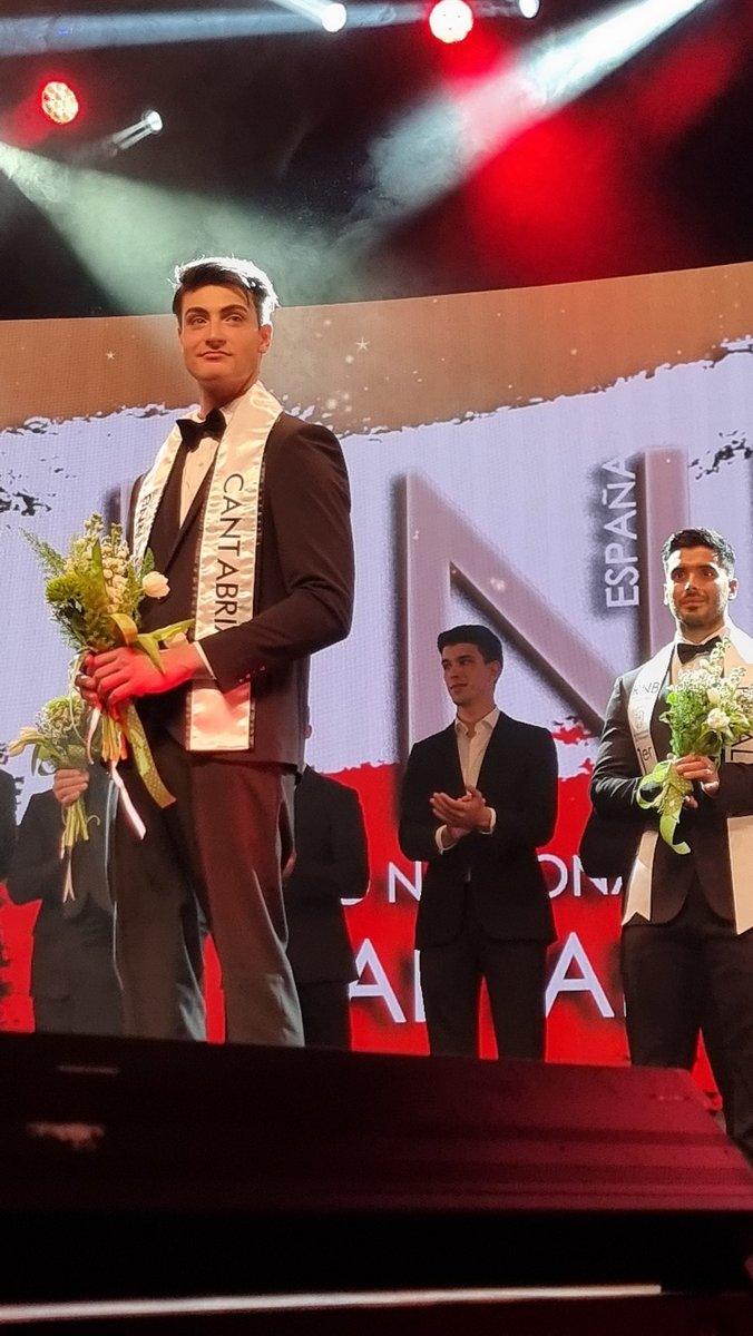 AVIPIELAGOS's tweet photo. En la Gala RNB, Cantabria, certamen de belleza masculina, en el Ayuntamiento de Piélagos #pielagos #vioño @RNBEspana https://t.co/27KmvZXpxg
