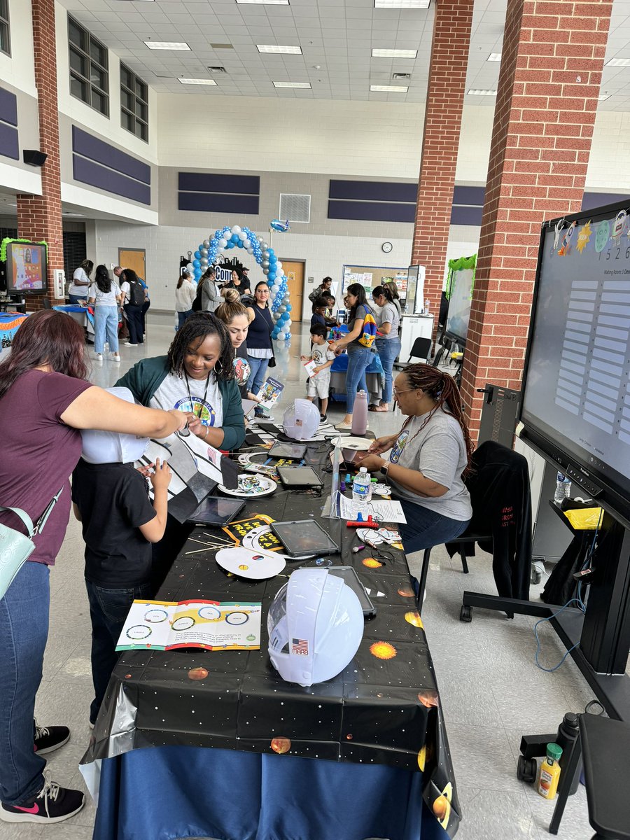 🎉Thank you to everyone who joined us at Digital Palooza! Your support made it a huge success. Let's continue to innovate and inspire the digital world! @MurilloDebbie1 @DrElenaSHill @DigitalDISD @ICanReadDallas @Dallasacademics