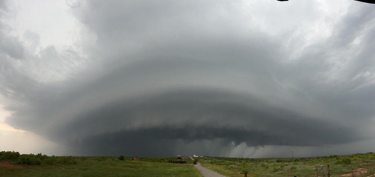 5:35 pm Beautiful structure on storm southeast of Electra #Texas via Trey @ConvChronicles #txwx #storm
