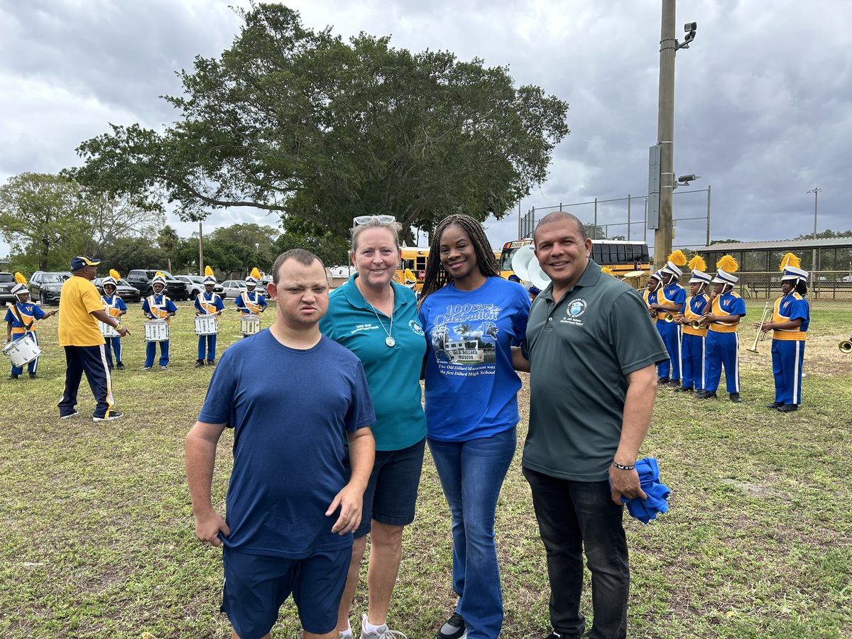 Walker ES Marching Band was fantastic this morning at the Old Dillard Museum 100 year Celebration BBQ🎶. It is great to see the community come out to celebrate local history 🎉.