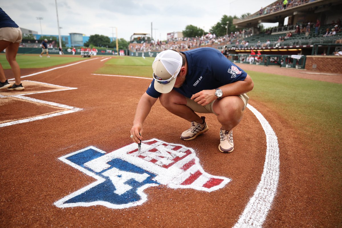 We are underway in the finale with the Bulldogs in our Military Appreciation Game at Blue Bell Park! 🇺🇸 #GigEm