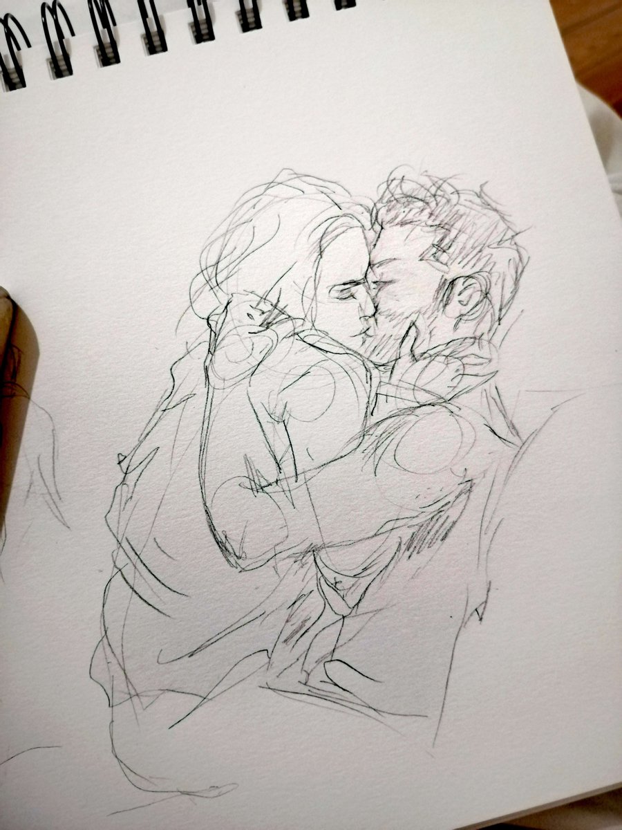 Real fast sketching of #Deckerstar in action 🔥🔥 (sometimes I feel like expressing much more with rough sketches than detailed drawings 😅)
#Lucifer #Luciferfanartprompts (he is partly naked after all) #Luciferfanart #Luciferdoodles #deckerstarfanart