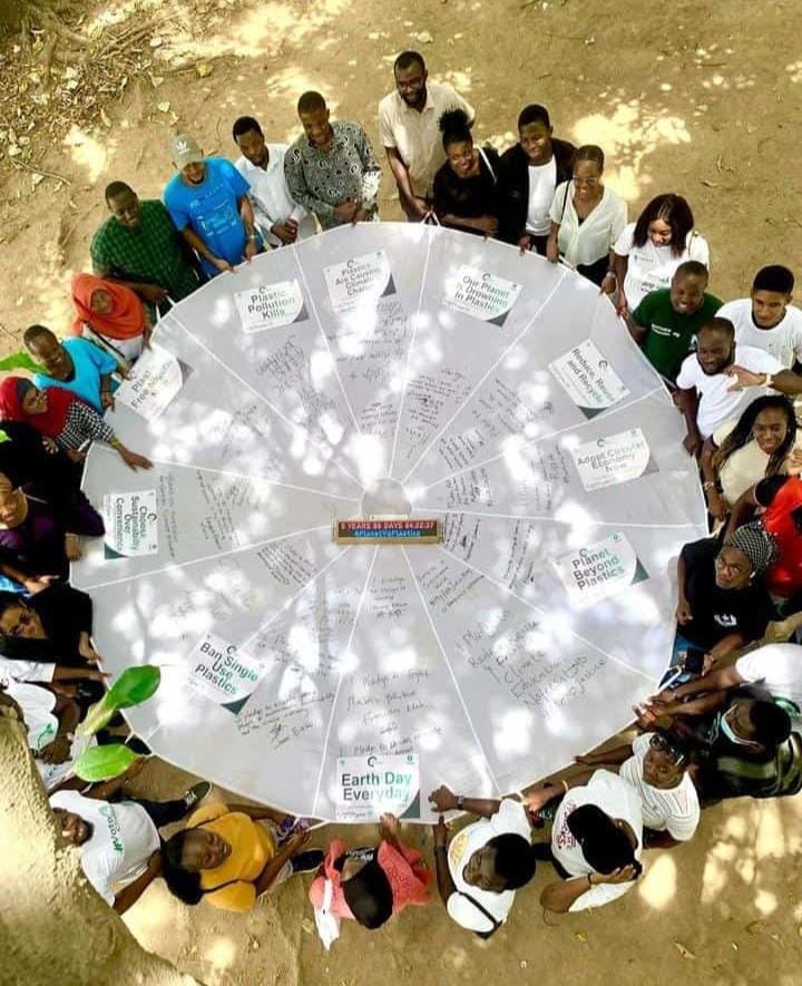 JoshuaImoikor's tweet photo. The Earth Day hangout by Climate Justice Youth Ambassadors (CJYA), Oxfam, African Activists for Climate Justice (AACJ),Climate Clock Nigeria and @ecocykle in commemoration of #EarthDay2024 themed #PlanetVsPlastics
#EarthdayEveryday #CJYA #Ecocykle #AACJ #BeatPlasticPollution https://t.co/J0lILp8A6C