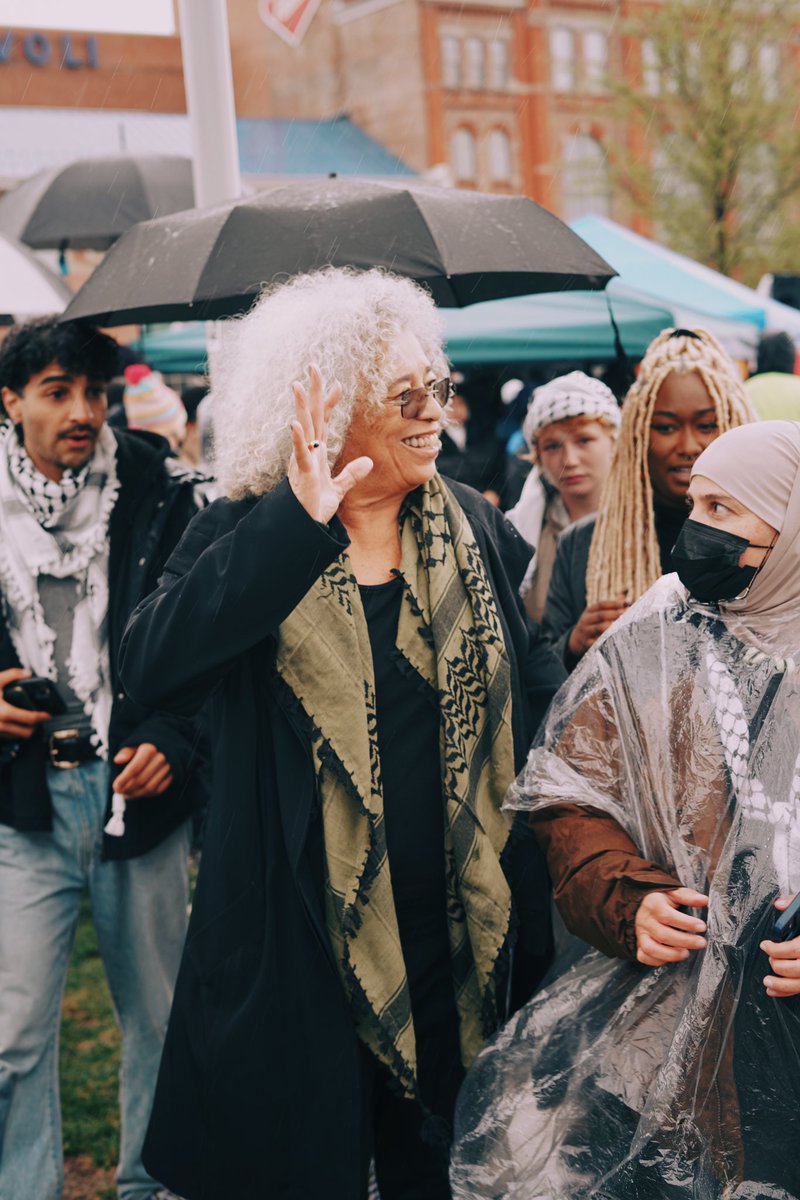 Spacejunc's tweet image. Angela Davis dropped by to show her support for the students at Auraria Campus here in Denver.