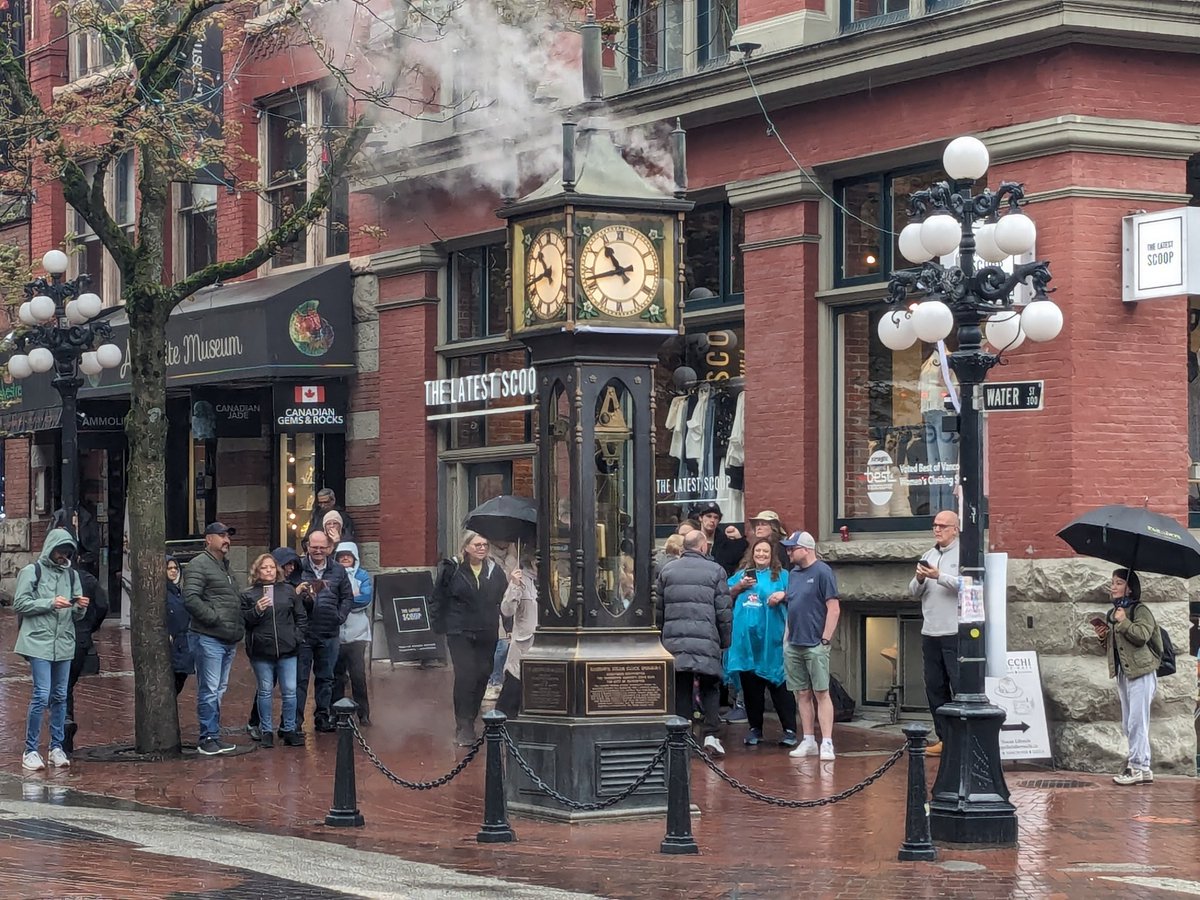 ... Gastown steam clock #vancouverbc 🇨🇦