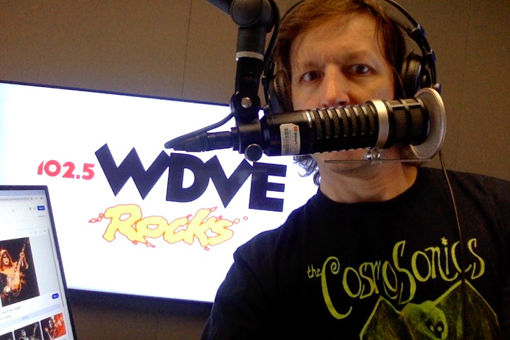 #SaturdayNIght comin' atcha on 102.5fm @DVERADIO #Pittsburgh You gots me from 7 eastern til the Midnight hour! The Best Rock 'n Roll and some laughs😄 on a Comedy Cut #Saturday on #DVE. Get in, buckle up and #DVE up your #SaturdayNight!