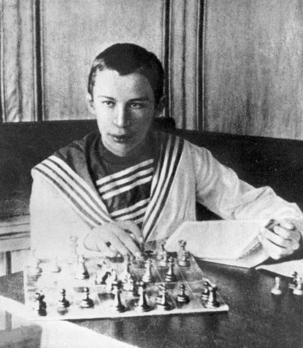 I met Prokofiev in 1936 at the height of the Third International Chess Tournament in Moscow. He was a first-rate chessplayer himself and never missed a match.
-Mikhail Botvinnik

Photo and info: chesshistory,com

#chess #ajedrez #scacchi #schach #echecs #xadrez