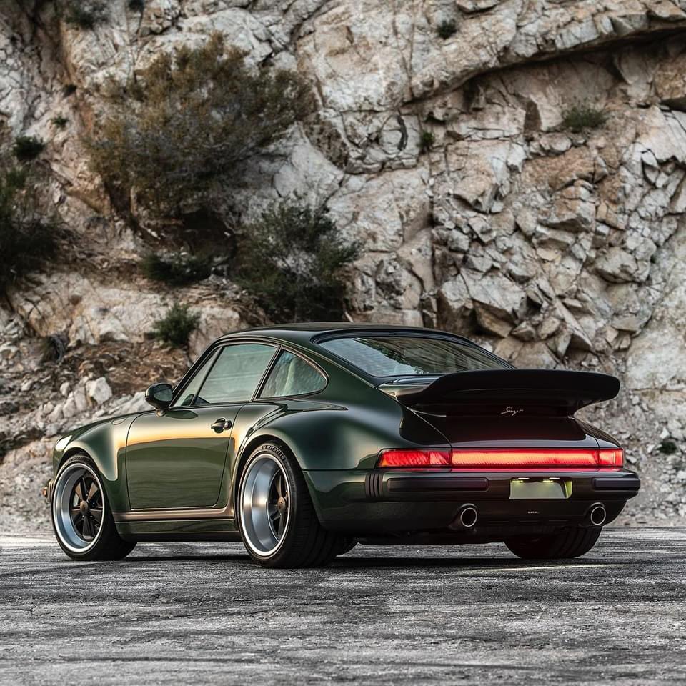 Stunning Singer 911 Turbo