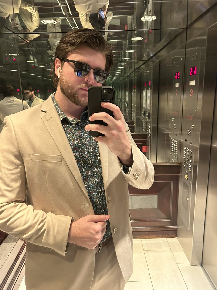 StephanNewton2's tweet photo. Still making deals #profitprophet https://t.co/H1C26dyleK