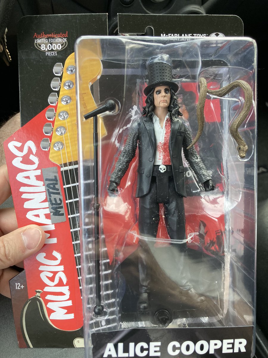 Picked up this @mcfarlanetoys @alicecooper figure at @Target yesterday, pretty awesome!
He’s going in with figures of @TheMuppets