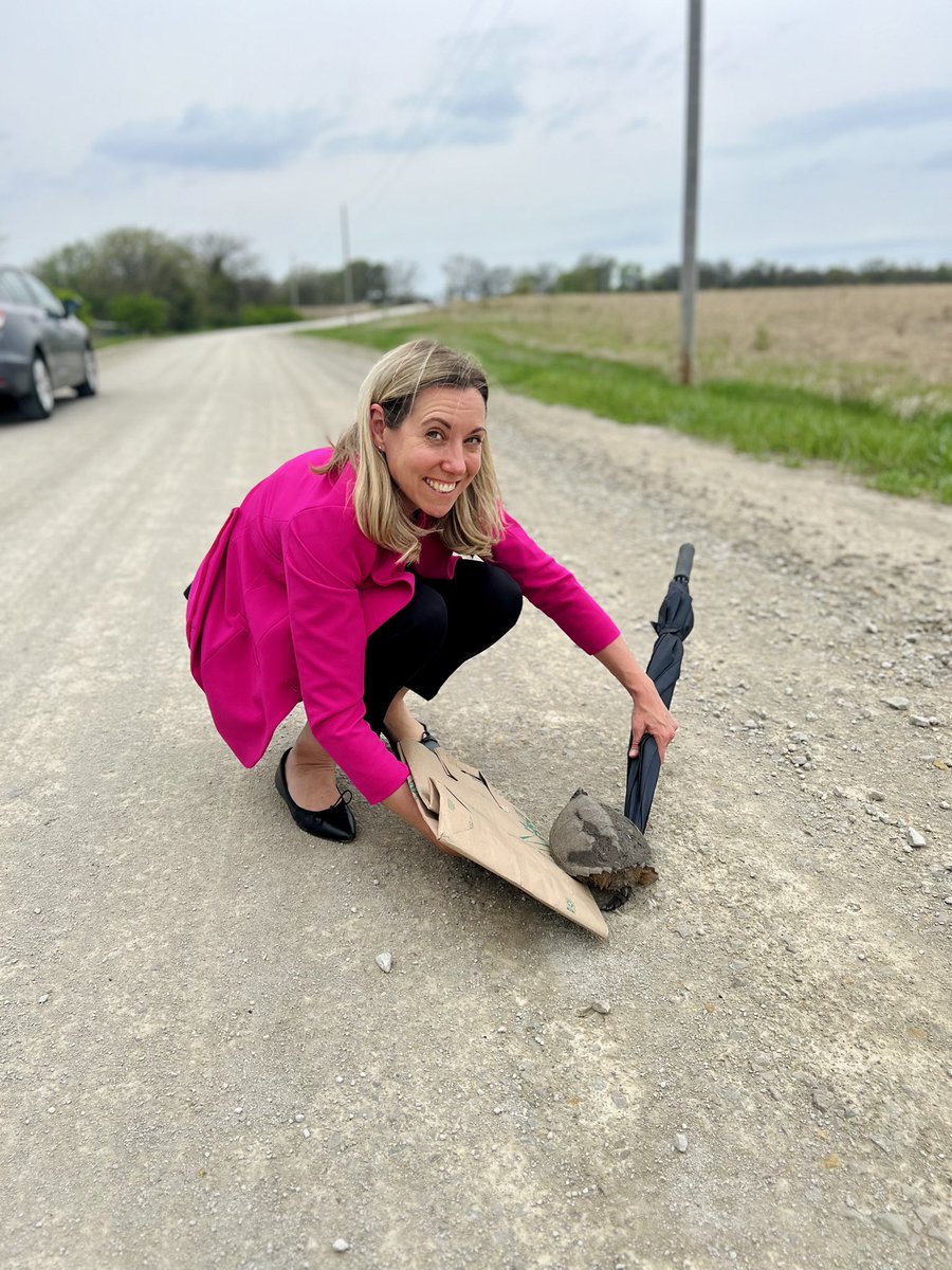 SarahforIowa's tweet image. Along the way I saw a title in the road…so here I was wishing I still had my snow shovel in the trunk…and the next person coming up the road behind me was @LoewforIowa.