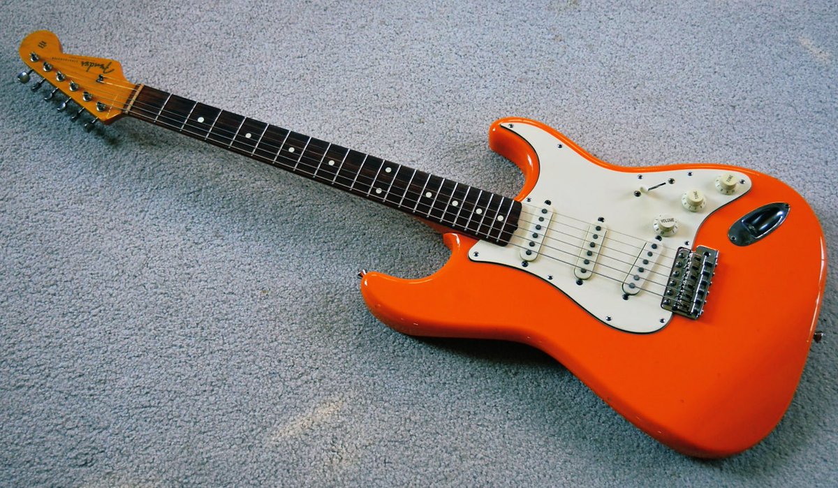 I think I could really crush it with this orange 🍊Strat⚡️

1996 Crafted in Japan '62 reissue in Capri Orange
#Straturday