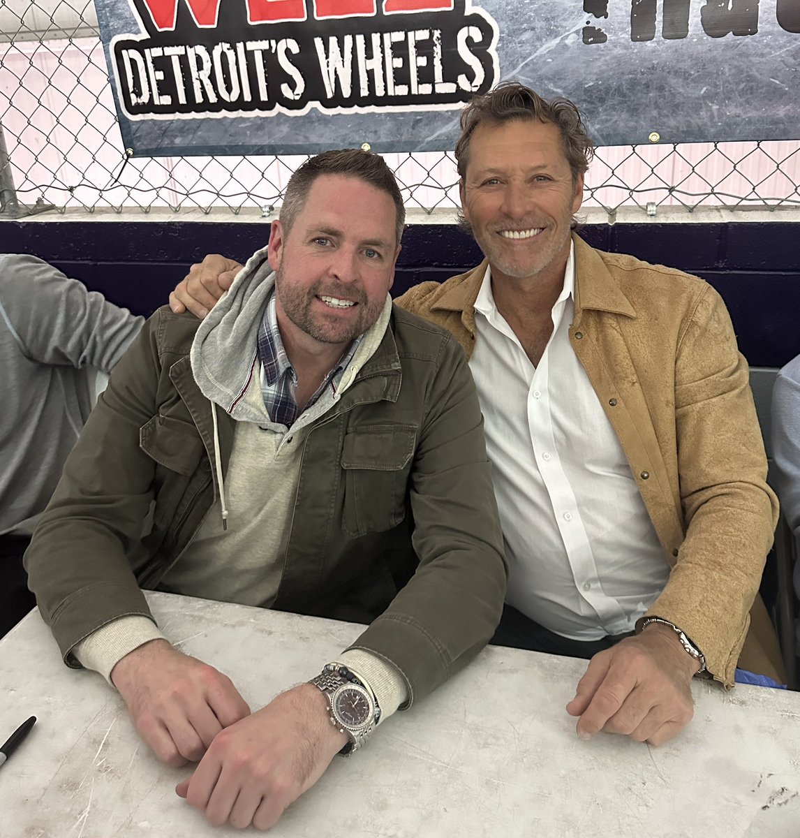 You know, just a normal, everyday Saturday afternoon in Detroit.. with my boy Ron. @NHLAlumni