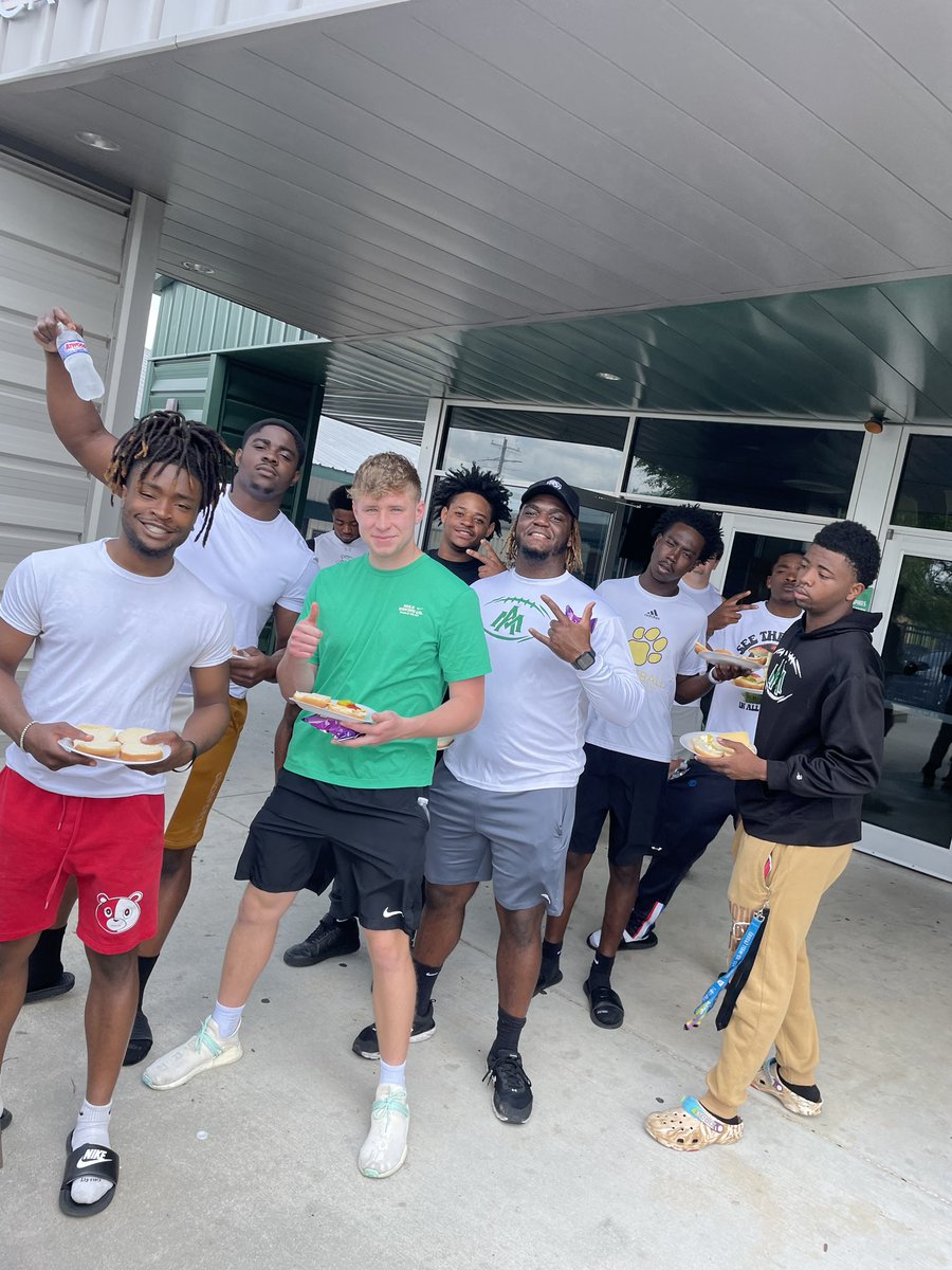 Day at the ballpark! Weevil Football enjoyed the day with some good burgers and watching Weevil Baseball bring home a conference championship. #EatEmUp