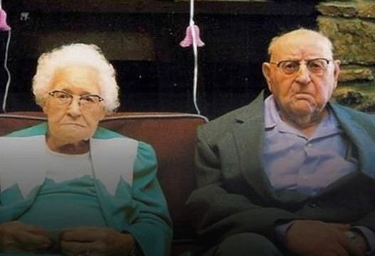 NP__Oficial's tweet photo. 🚨Veja: l Homem de 99 anos se divorcia  da esposa, de 96, após estarem casados por 77 anos, por ter descoberto uma traição dela em 1940 https://t.co/DXEjwiMnil