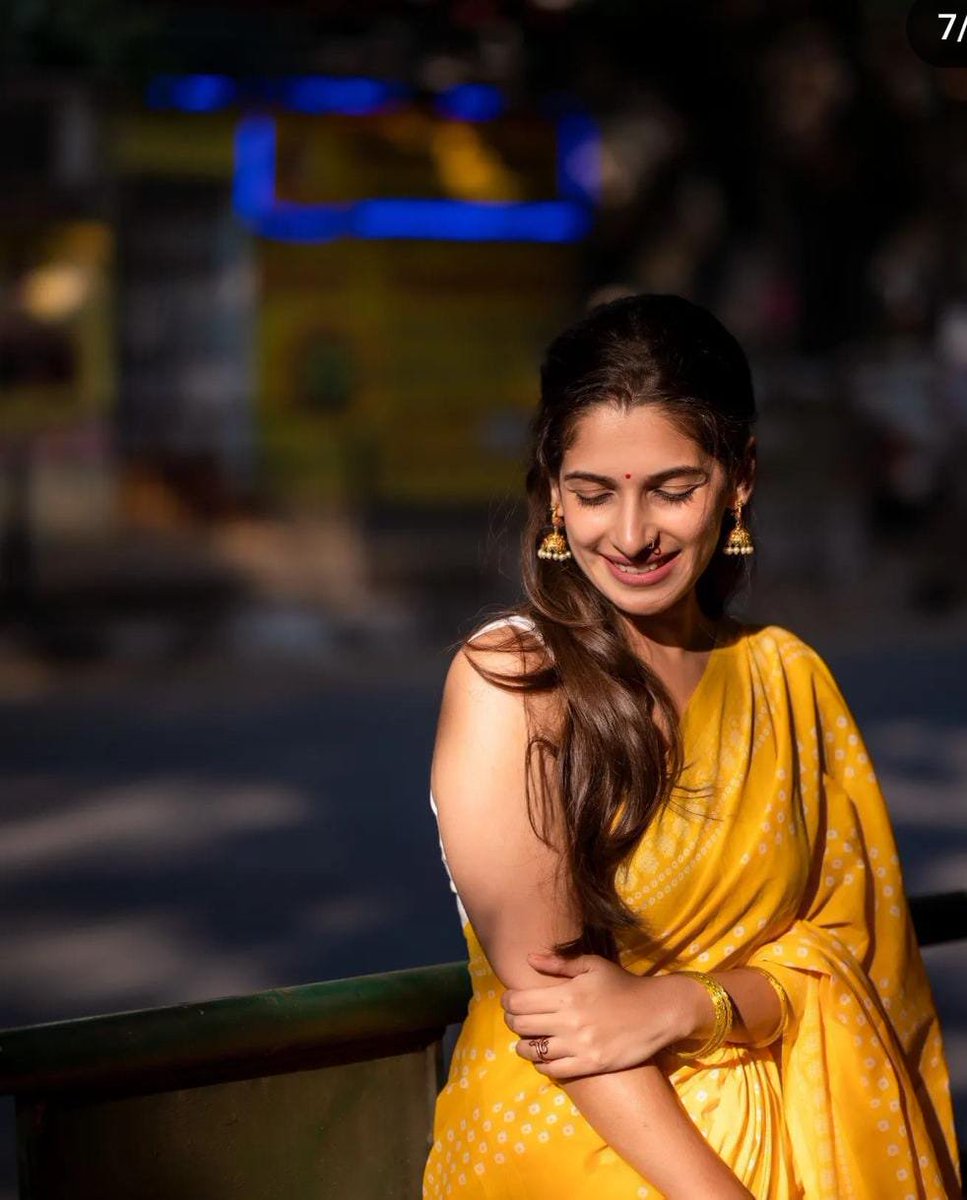 Actress #ThejaswiniSharma glowing in yellow saree in the latest photoshoot clicks 📸 

@Thej_sharma
@spp_media @PRO_Priya