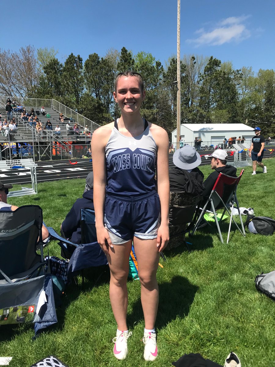 🚨 SCHOOL RECORD ALERT 🚨 

Sitting second in triple jump with one jump remaining in finals, <a href="/LindeeKelley14/">Lindee</a> hits the 36’ mark for the first time! She popped off a jump of 36’6.5” to win the event and tie the Cross County school record! Congrats Lindee!