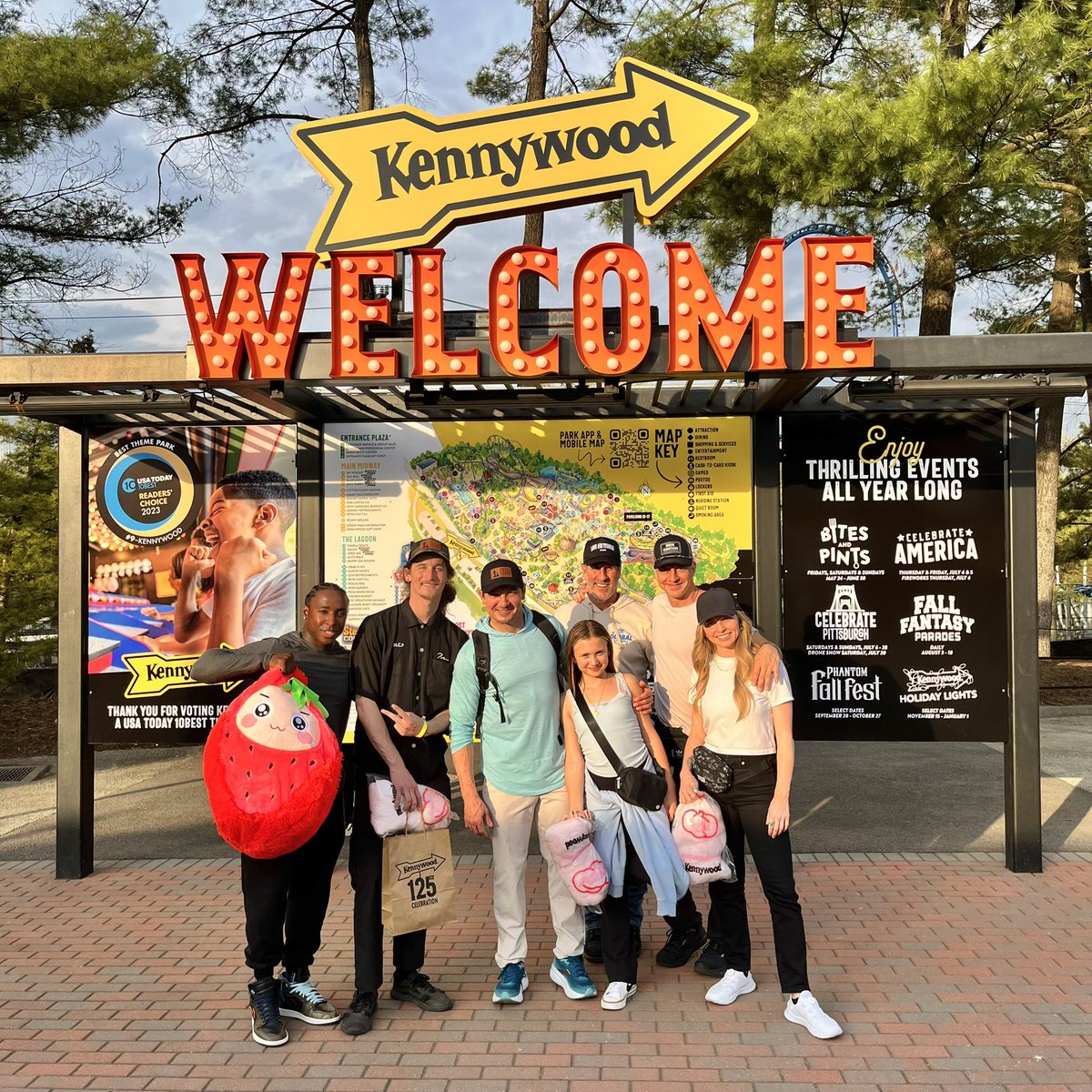 Special thanks to Mayor of Kingstown star @JeremyRenner, his family and fellow crew members for hanging with us today! Mayor of Kingstown films locally – you can even spot Kennywood in a few shots. Thanks to all for a great day!