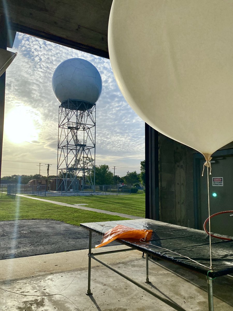 ☀️🎈 Even though the weather is quiet across the Sunshine State, we still launch weather balloons twice a day. This data is ingested into weather models that are used by meteorologists around the world in the forecast process. #FLwx