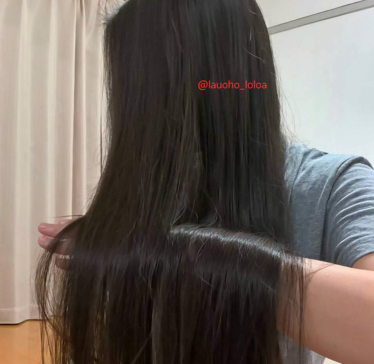 Spread out #verylonghair #superlonghair #rapunzelhair #hairgrowth #cabellolargo #hairblog #hairblogger #pelolargo #スーパーロングヘア #longhairdontcare #блестящиеволосы #lhdc #prettyhair #hairlong #straighthair #longhairlover #ilovemyhair #cabelolongos #rambutpanjang…