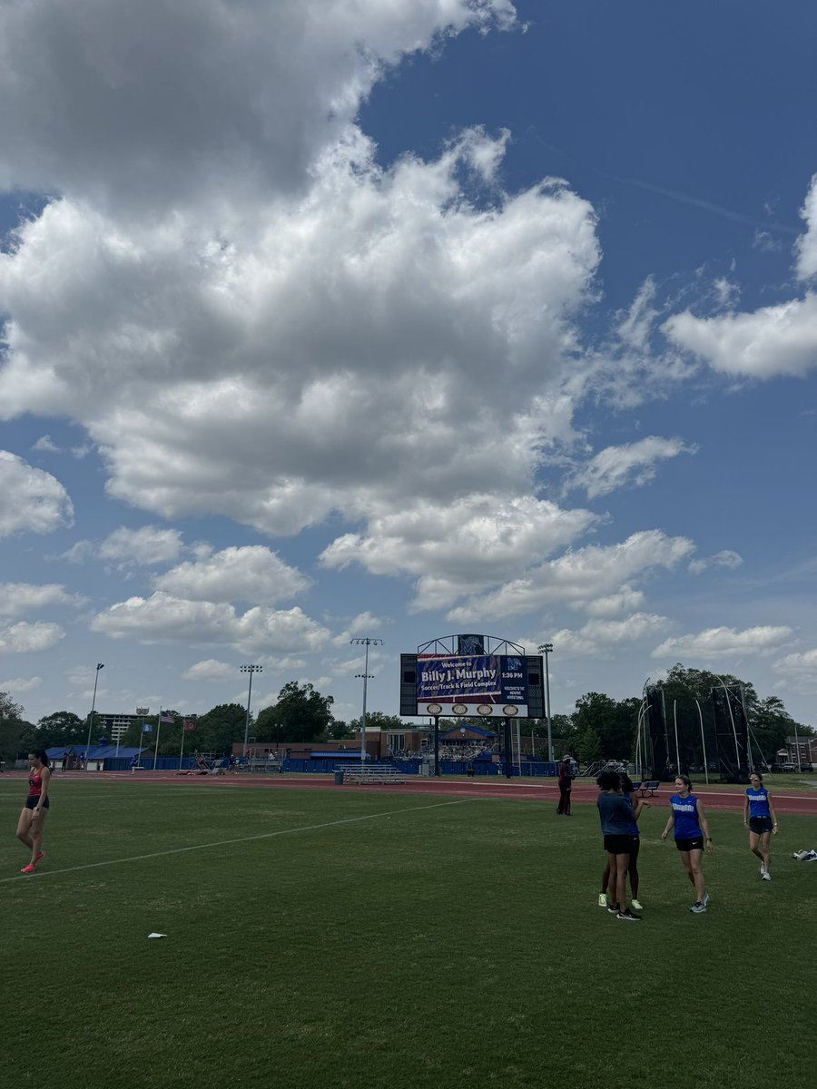 KendrickKfast's tweet image. Great day at the office