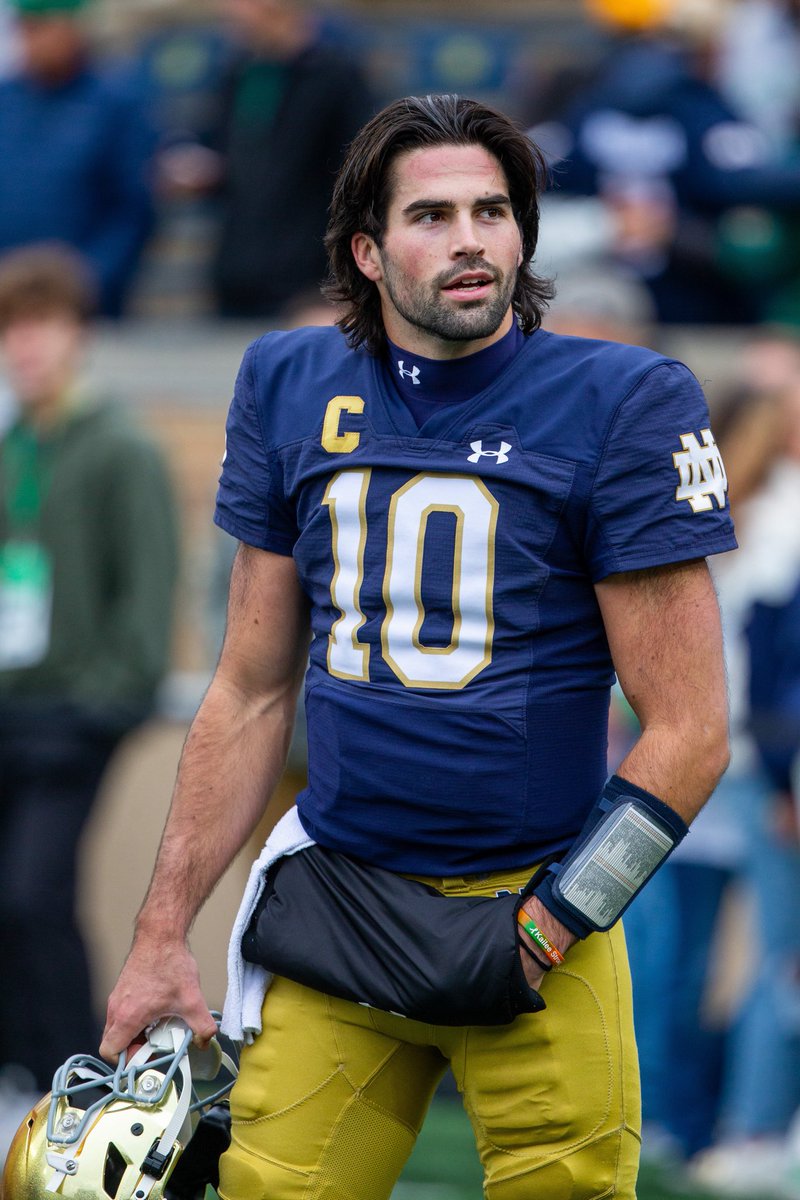 Bleacher Report (@bleacherreport) on Twitter photo Former Notre Dame QB Sam Hartman is signing with the Commanders, per <a href="/TomPelissero/">Tom Pelissero</a> Former Notre Dame QB Sam Hartman is signing with the Commanders, per <a href="/TomPelissero/">Tom Pelissero</a>