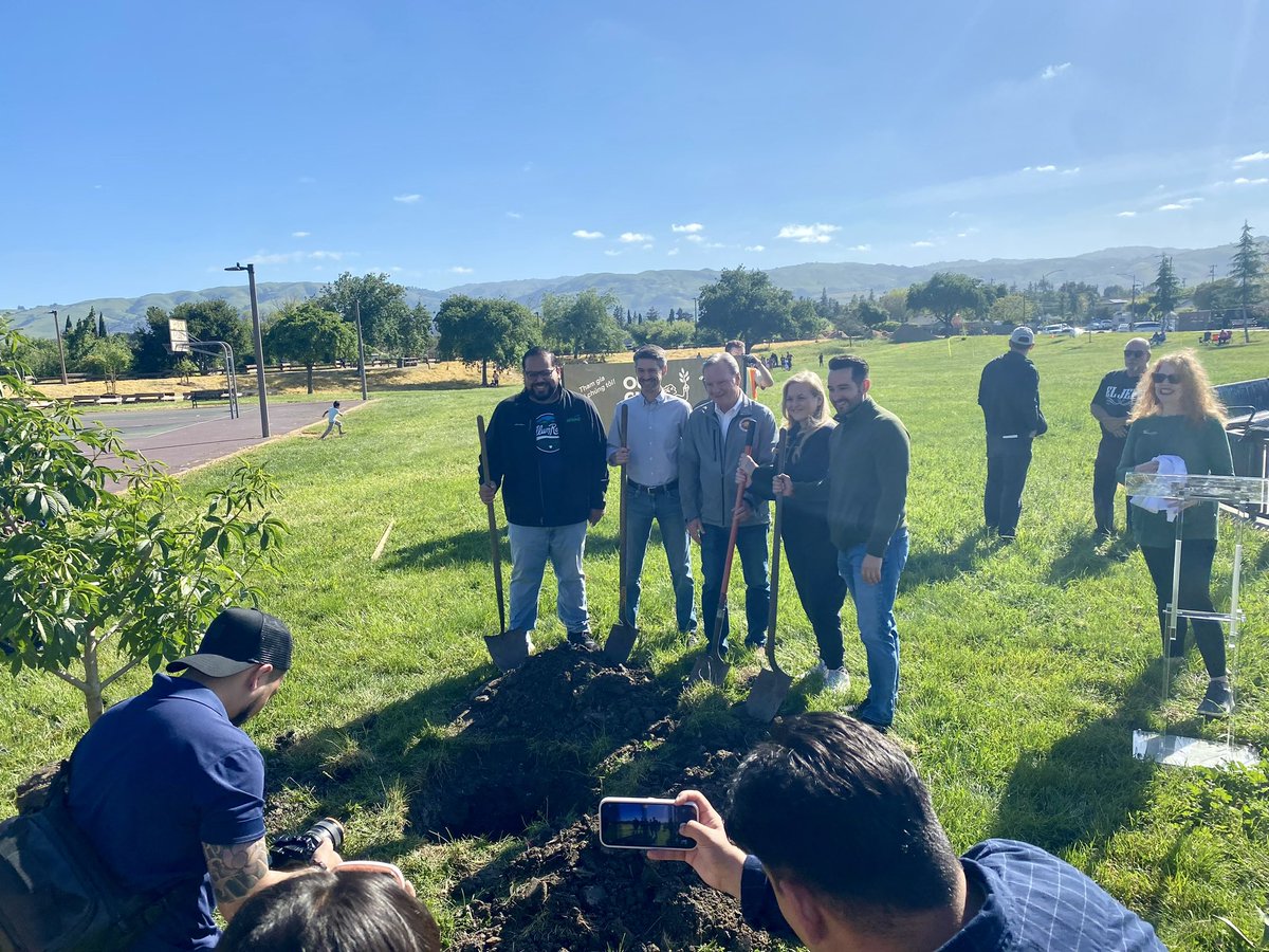 Happy National Arbor Day! Joined @OurCityForest this morning to plant trees and green our community. Every tree planted today helps us breathe a little easier tomorrow.