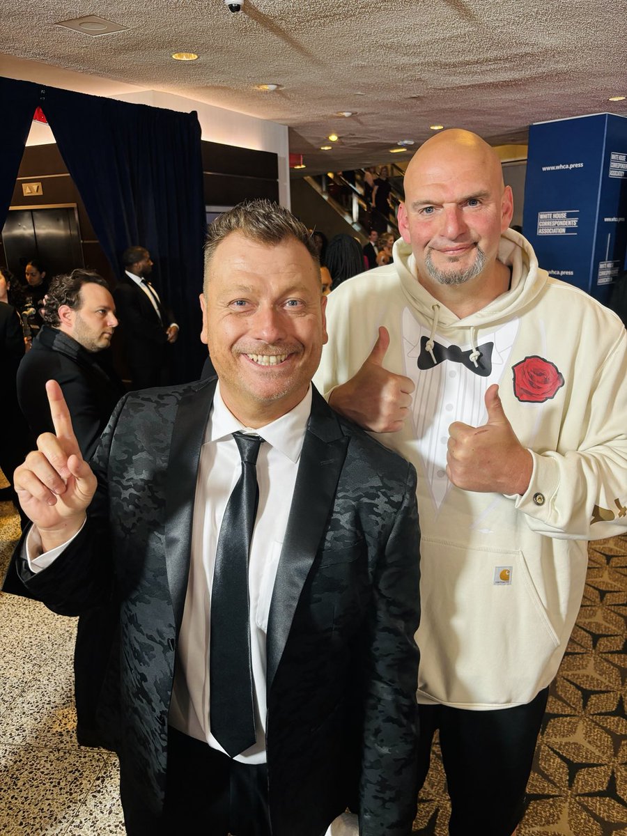 Two SHARP Dressed Men going live on the red carpet at 9pm w/ ⁦@SenFettermanPA⁩ for ⁦@FNSaturdayNight⁩ special coverage of #WHCD