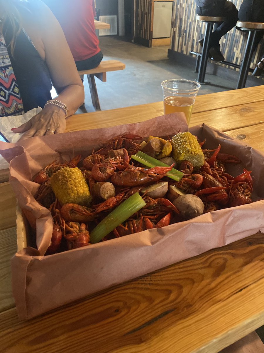 it’s a <a href="/bustedsandal/">Busted Sandal Brewing Company</a> saturday with mud bugs!!!