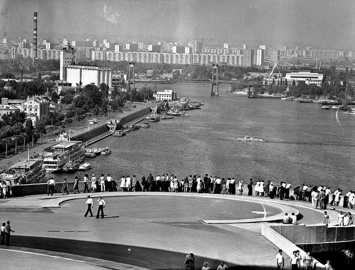 1980-і роки. Вид на Поділ та Оболонь. Фото Бориса Градова.