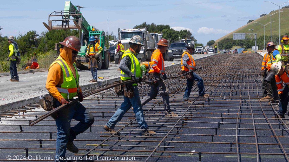 Crews👷 on #680ExpressLanes are putting in long hours to finish the ongoing reinforced concrete pavement work on SB I-680 near Pleasanton. The old pavement is out, rebar is set, and we're pouring concrete. Stay updated on traffic with Caltrans Quickmap: 🔗quickmap.dot.ca.gov