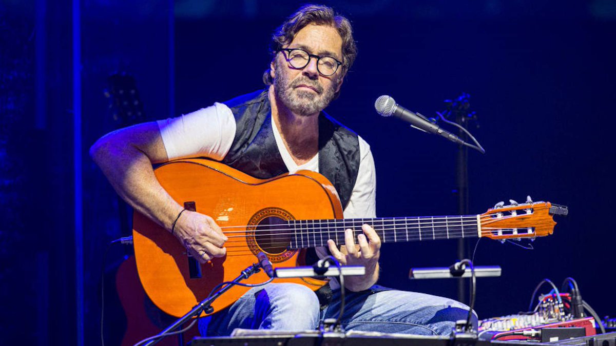 Question for @stevevai , how much of an influence if any was Al Di Meola? I envision the two of you collaborating. 🤷🏻 If not, then consider this a wild ass dream. ✌🏻@aldimeolamusic