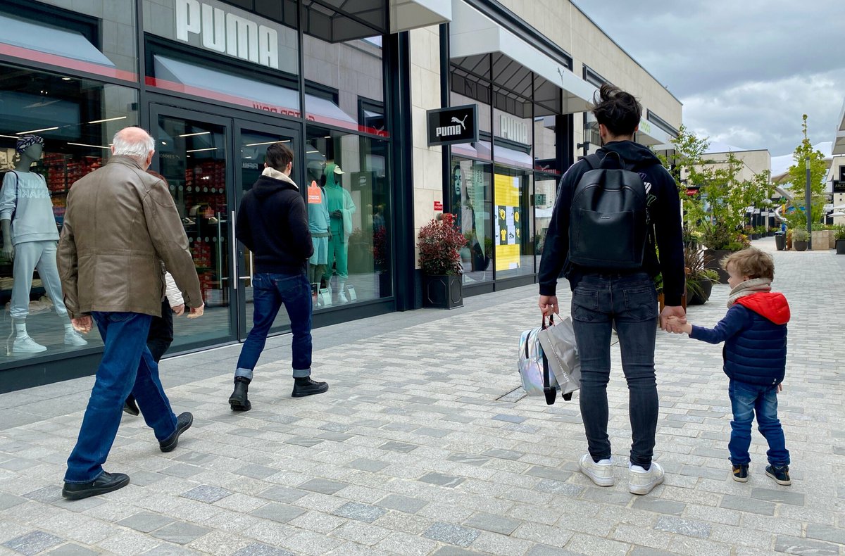 1,5 million de clients en un an pour le village des marques Paris-Giverny, à Douains (Eure) ➡️ l.leparisien.fr/Cu10