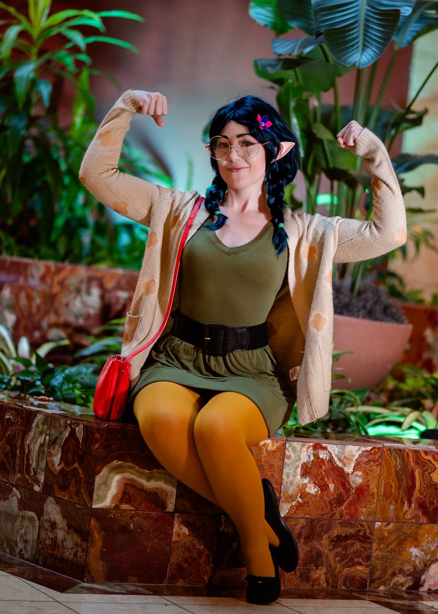 Willow: the powerhouse of the Hexsquad
.
Spam my comments with 💪💪💪
| 📸: @jet_visions | wig: @ardawigs - Ferrari classic dyed and styled by me | contacts: @unicoeye
#willow #willowcosplay #toh #theowlhouse #willowpark #willowparkcosplay #cosplay #tohwillow #tohwillowcosplay
