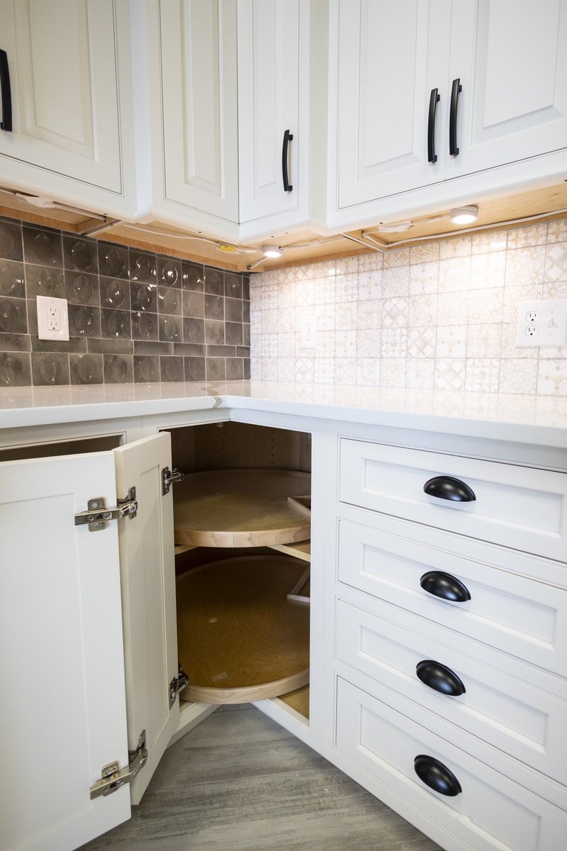 If you didn’t know…

We LOVE cabinet accessories! Anything you’re looking to incorporate in your kitchen design, we can do! 
southbroadkitchenbath.com
#southbroadkitchenbath #kitchendesign 
#kitchenorganization #kitchencabinets #wallingfordct #connecticut #kitchenrenovation