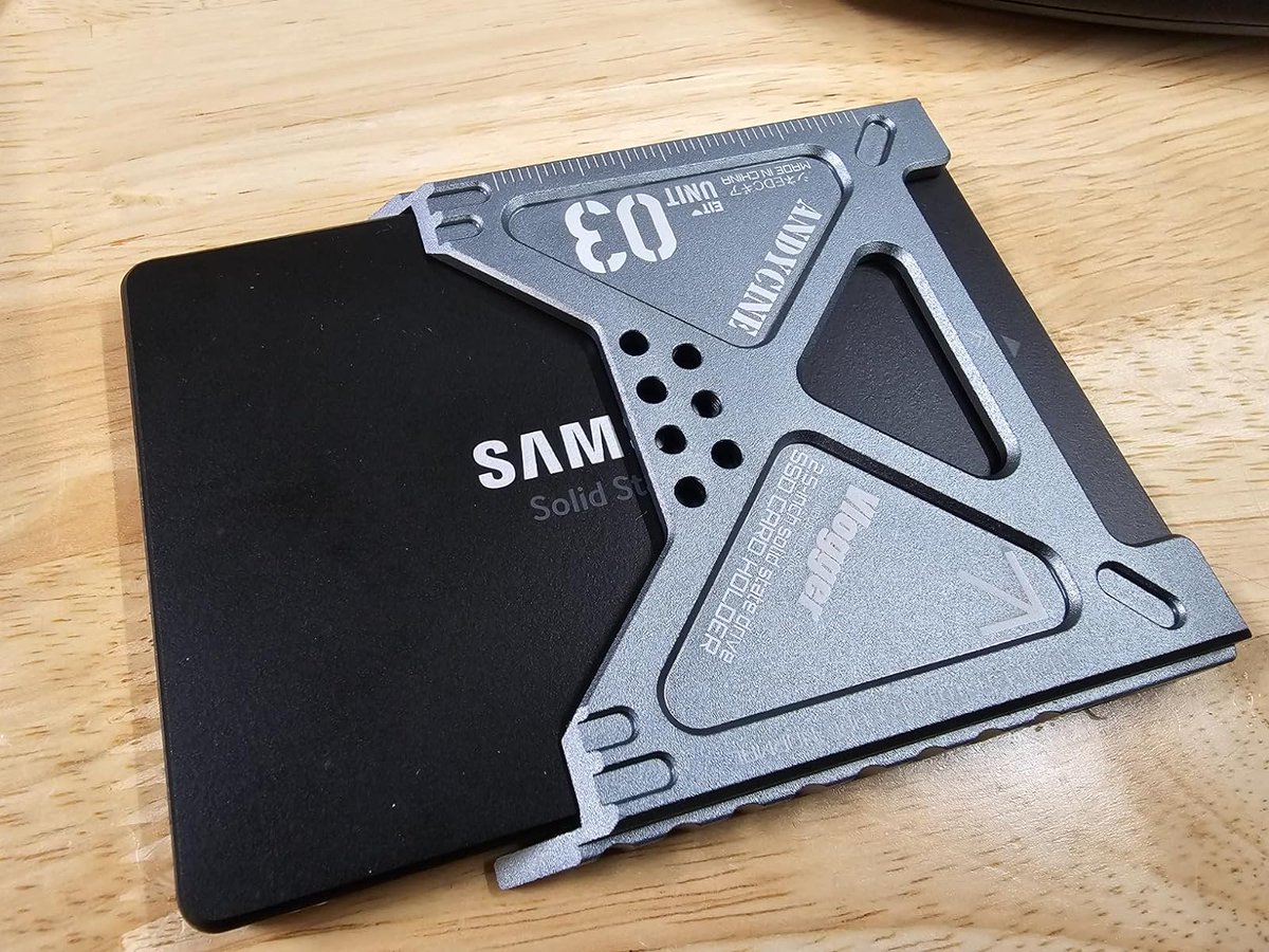 Replace the traditional fragile Atomos SSD mini with a rugged Andycine sized Samsung 2TB SSD. #atomos #atomosninjav #atomosninja #bts #ssd #ninja #ninjav #samsung #samsungssd #samsung2tb #monitorsetup #videoshot #videoshooting #videographers #gimbal #videoshoot
