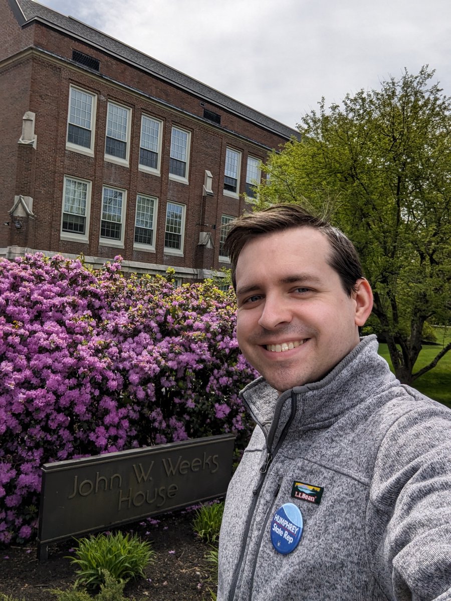 A great spring day to knock 110 more doors in Newton Centre – and thank you to my team for a great visibility outside the 4th Congressional District DNC Delegate Selection Caucus this afternoon! Learn more, donate, and volunteer at billhumphrey.org