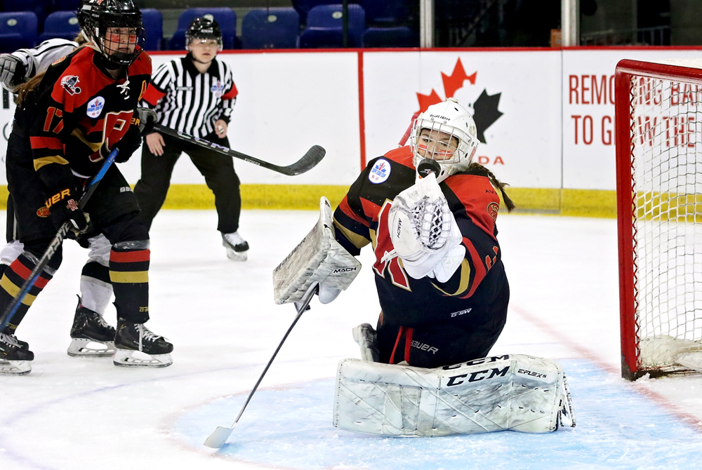 AFTER 1 | Lots of chances, but it’s scoreless between the @ReginaRebels and @nyshockey. 

APRÈS 20 MIN | Beaucoup d’occasions, mais aucun but pour les @ReginaRebels et le @nyshockey. 

#EssoCup | #CoupeEsso | @ImperialOil