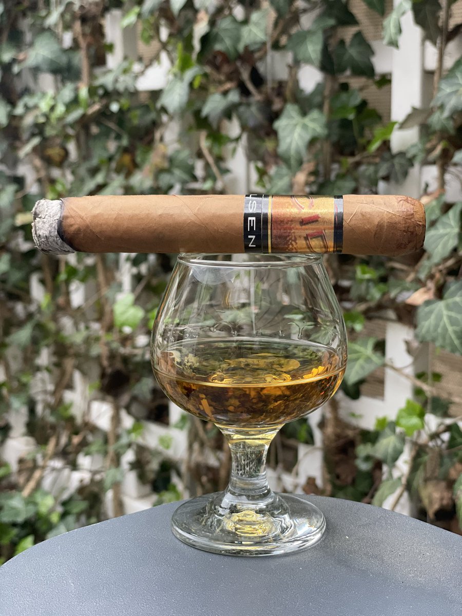 Acid Pilsen

Wow! Bold, spicy, sweet like summer peaches. Burns slow, smells amazing. A real treat for any cigar lover.

Paired with The Macallan: A Night on Earth